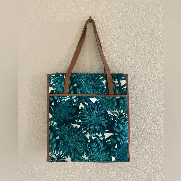 Isaac Mizrahi Bridgehampton Green Floral Print Canvas Tote Leather Trim NWOT - Picture 2 of 7